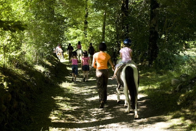  Pbaños en pony en los Altos Pirineos 